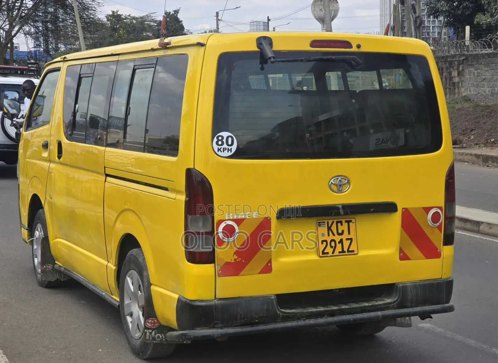 Toyota HiAce 2013 Yellow