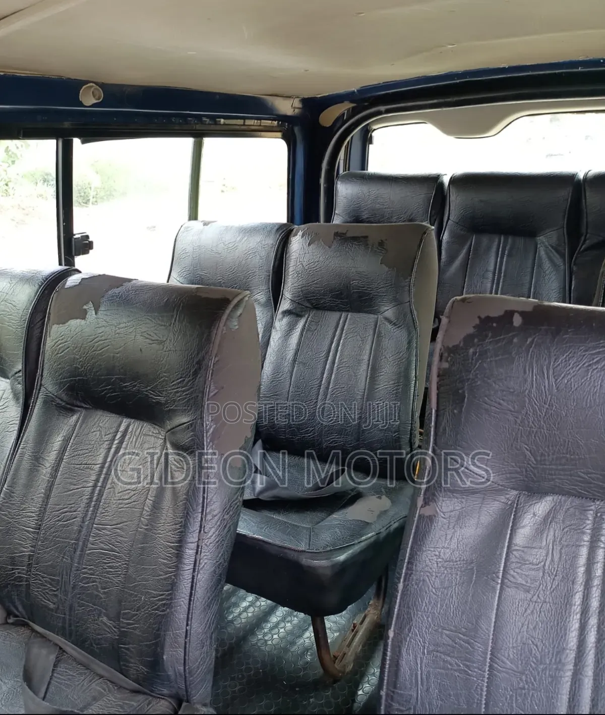 Toyota HiAce 2013 Yellow