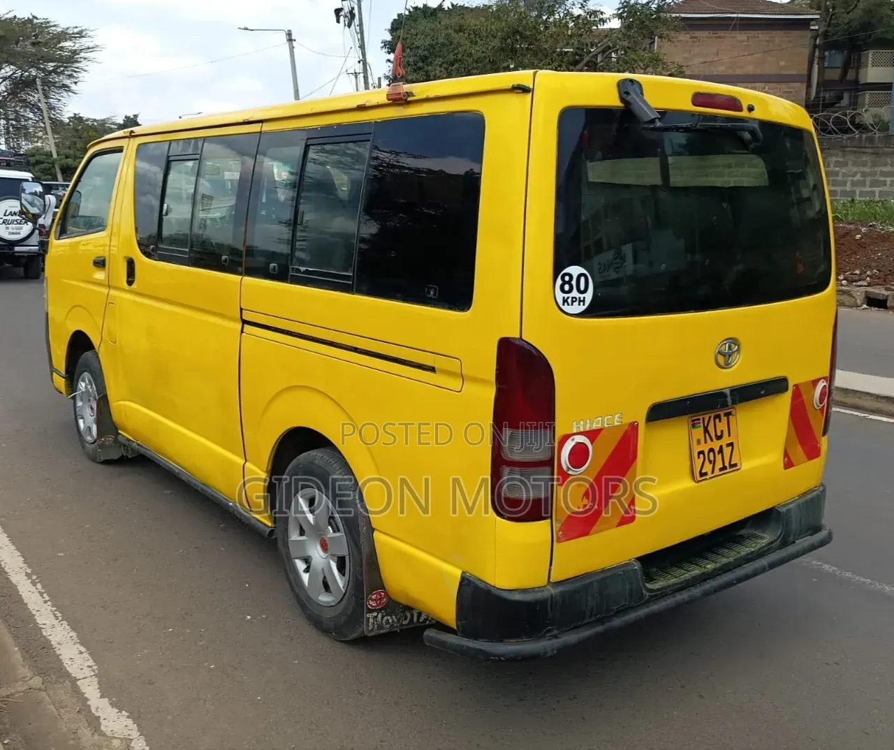 Toyota HiAce 2013 Yellow