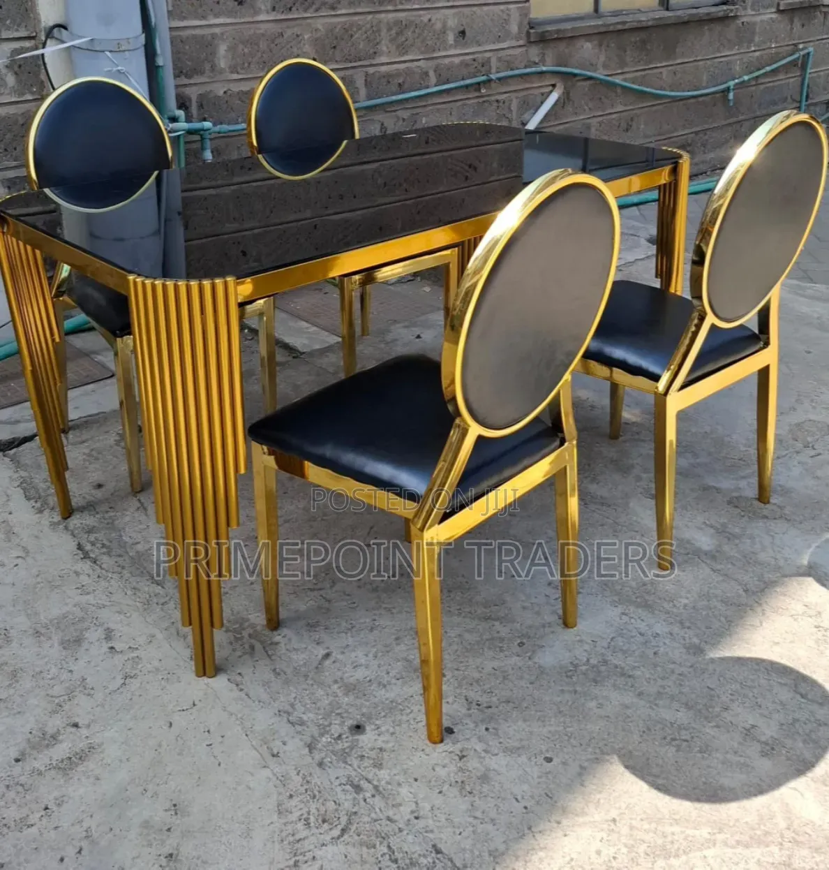 Elegant 4-Seater Dining Table – Compact Design, Lasting Quality