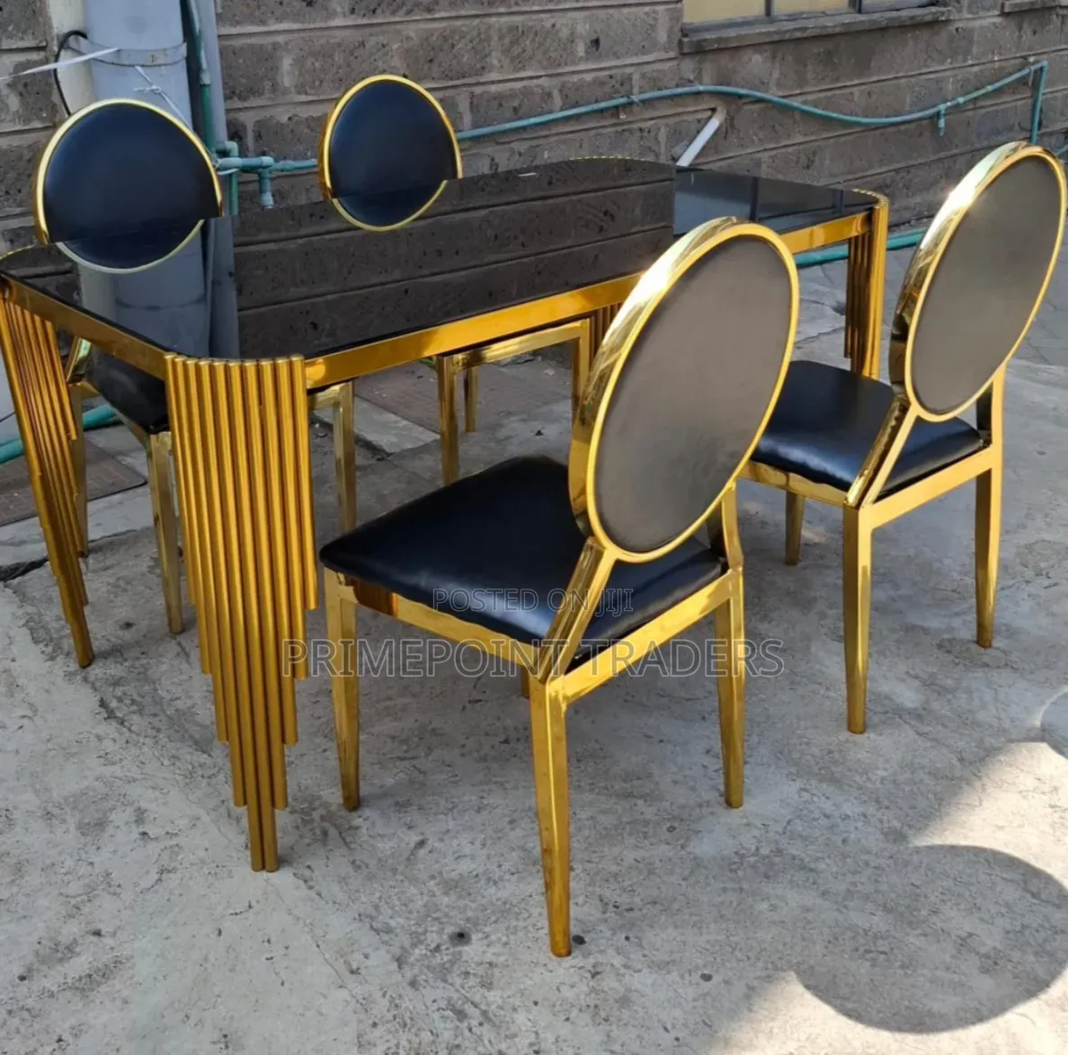 Elegant 4-Seater Dining Table – Compact Design, Lasting Quality
