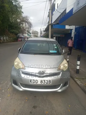 Toyota Ractis 2014 Silver