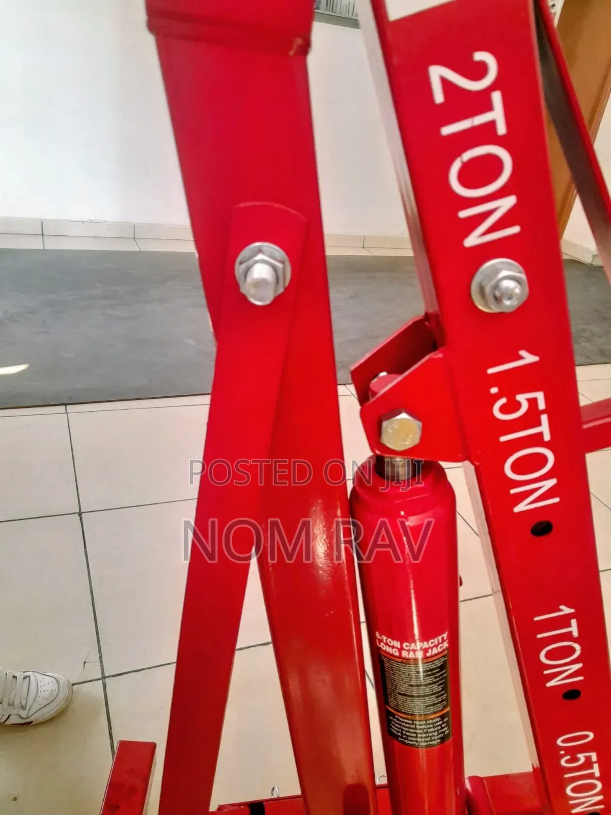 2T Engine Crane/Jack