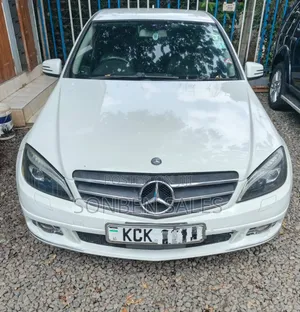 Mercedes-Benz C200 2010 White