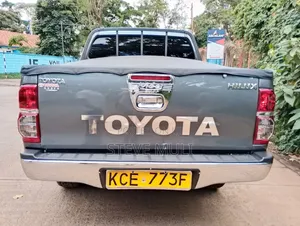Toyota Hilux 2010 Gray