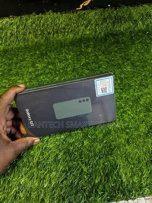 New Samsung Galaxy S23 256 GB Black