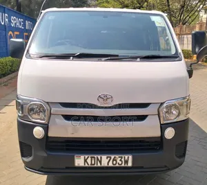 Toyota HiAce 2017 White