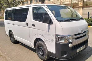 Toyota HiAce 2017 White