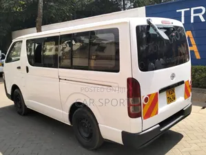 Toyota HiAce 2017 White
