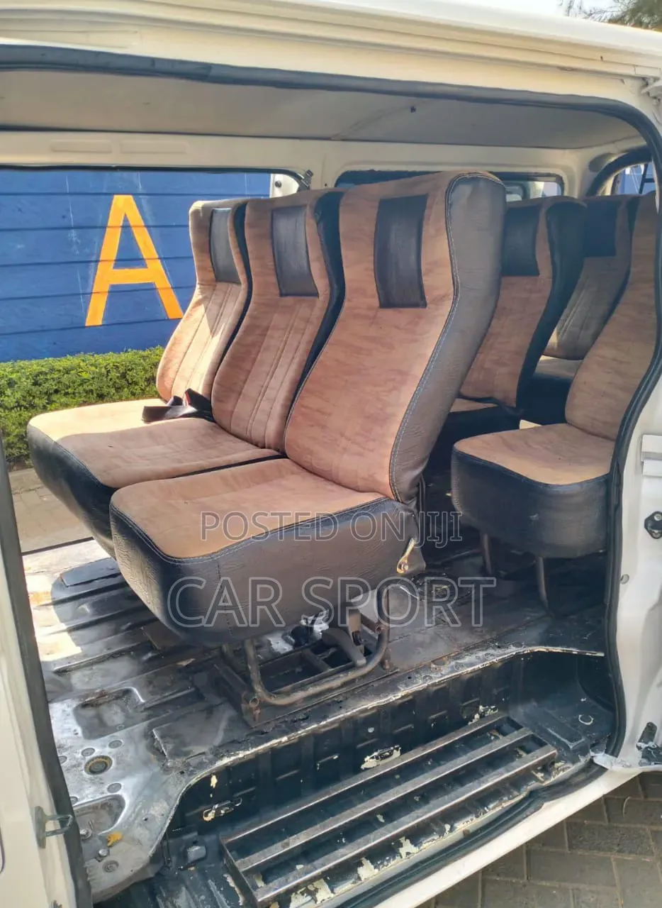 Toyota HiAce 2017 White