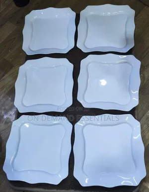 Square Wavy Dinner Plate 
High Quality Glass 
10inches Square
