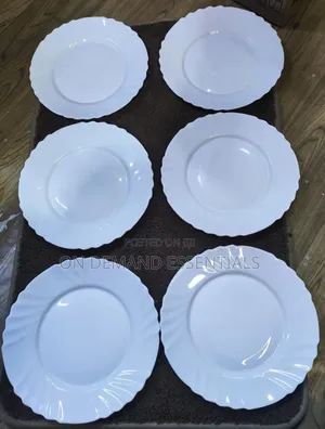 Glass Dinner Plate
10inches
With a Beautiful Selated Rim