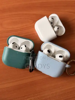 Apple AirPods 4 ANC