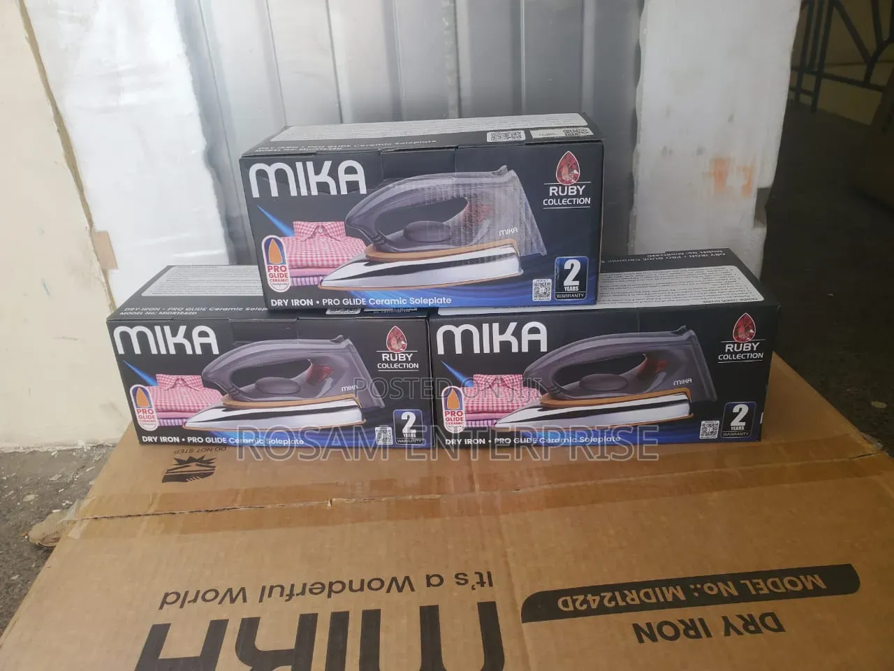 Mika Steam Iron, Ceramic Soleplate 2400w