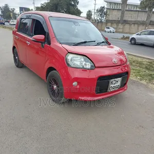 Toyota Porte 2015 Red