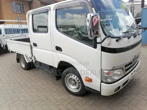 Selling Toyota Dyna Double Cab Petrol