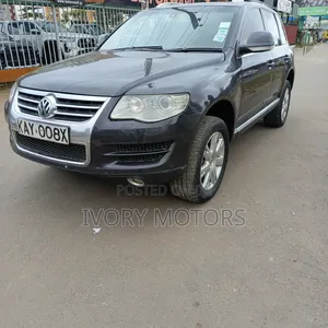 Volkswagen Touareg 2005 Gray