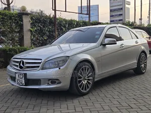 Mercedes-Benz C200 2010 Silver