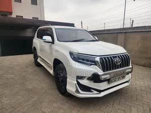 Toyota Land Cruiser Prado 2011 White