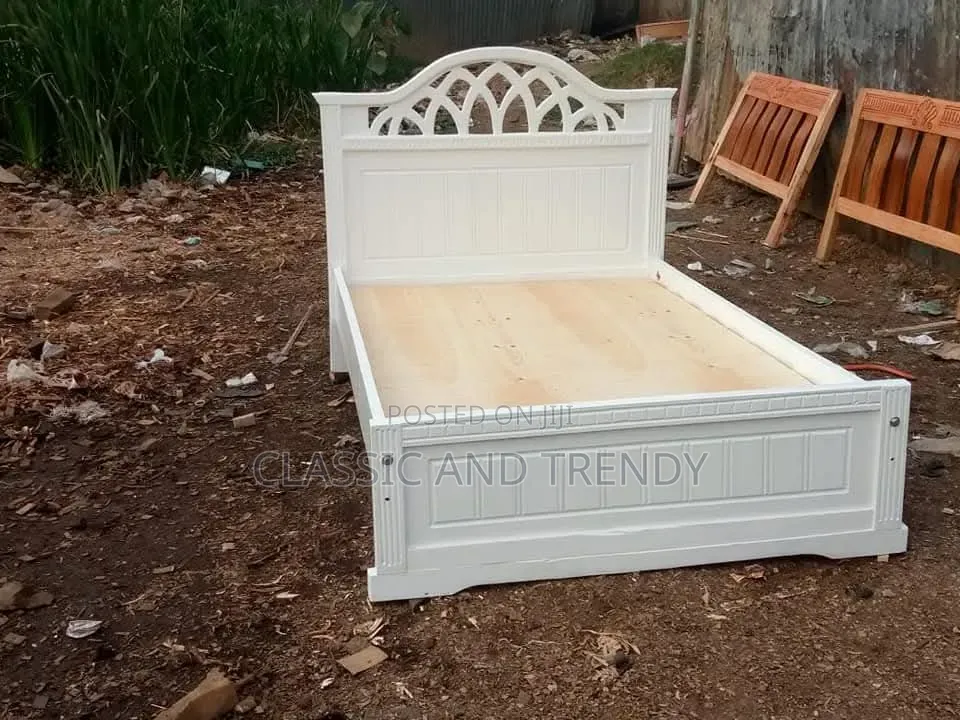 Classy White 4x6 Wooden Bed