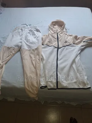Im Selling My Nike Tech Outfit