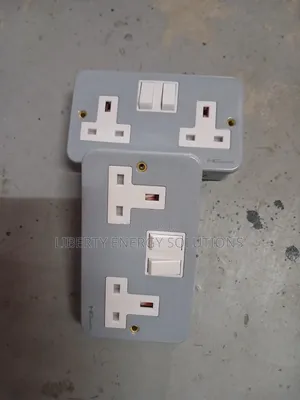 Metallic Twin Socket