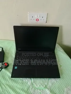 Laptop Toshiba 8GB HDD 3T