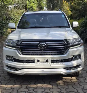 Toyota Land Cruiser 4.6 V8 ZX 2019 White