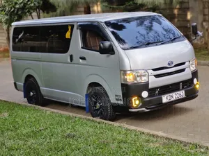 Toyota HiAce 2016 Silver