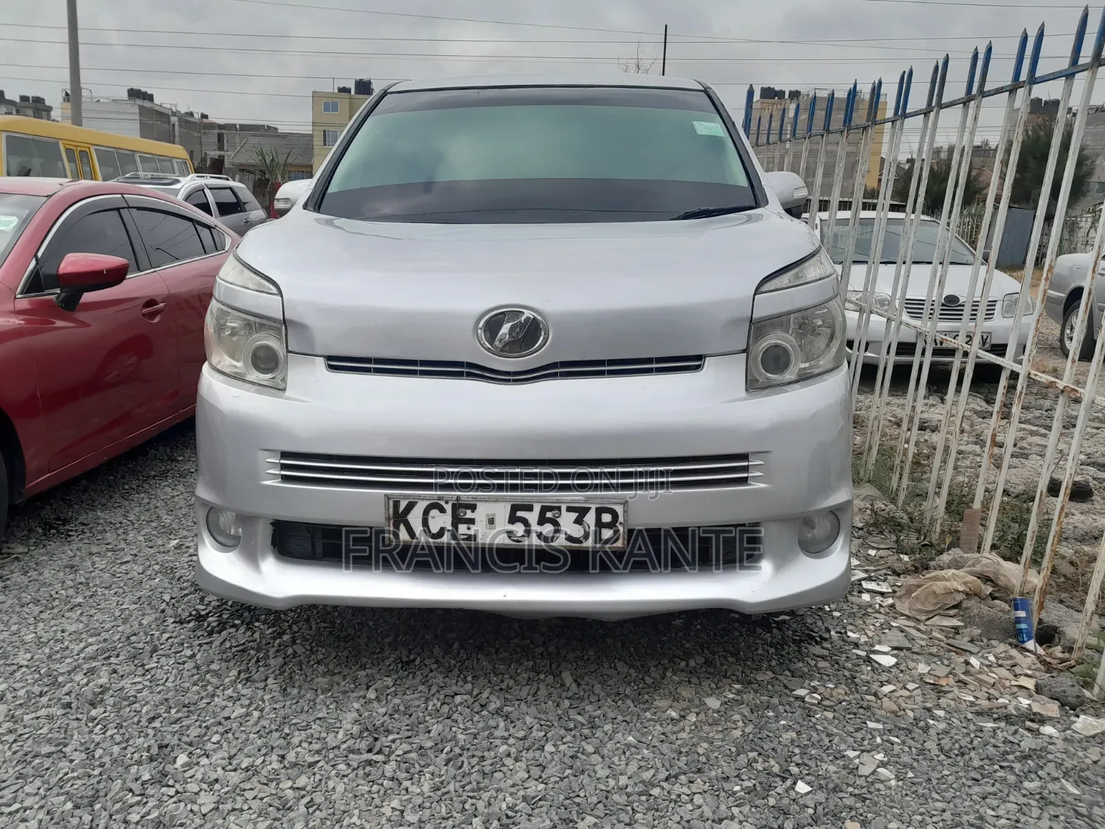 Toyota Noah 2010 White
