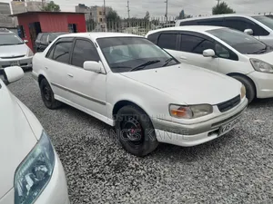Toyota Corolla 1995 White