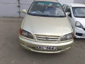 Toyota Ipsum 2001 Gold