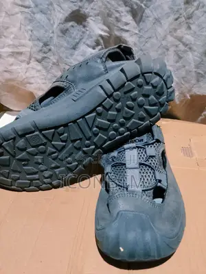 WARRIOR Outdoor Shoes