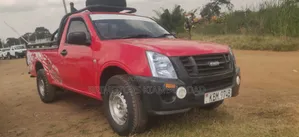 Isuzu D-MAX 2010 Red
