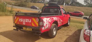 Isuzu D-MAX 2010 Red