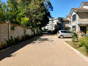 4bdrm Mansion in Rupa Villas, MTRH Area for sale