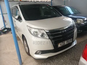 Toyota Noah 2017 White