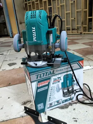 Modern Furniture Total Wood Router 1600 Watts and Set of Accessories