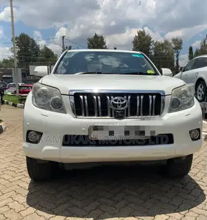 Toyota Land Cruiser Prado 2012 White