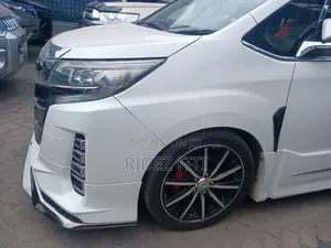 Toyota Noah 2019 White