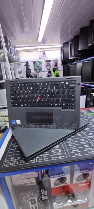 Laptop Lenovo ThinkPad x13 Yoga 16GB Intel Core i7 SSD 512GB
