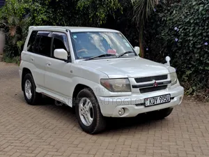 Mitsubishi Pajero IO 2004 White