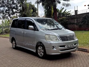 Toyota Voxy 2002 Silver