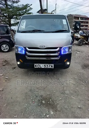 Toyota HiAce 2012 Silver