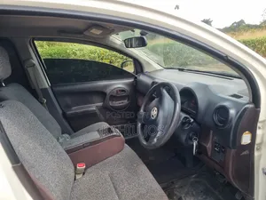 Toyota Passo 2012 Pearl