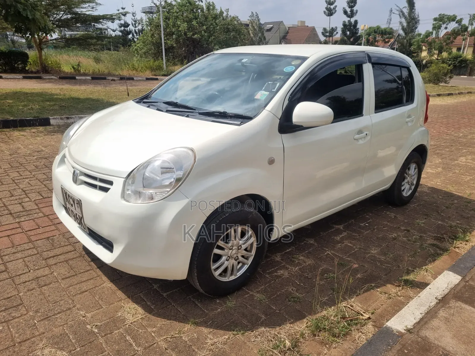 Toyota Passo 2012 Pearl