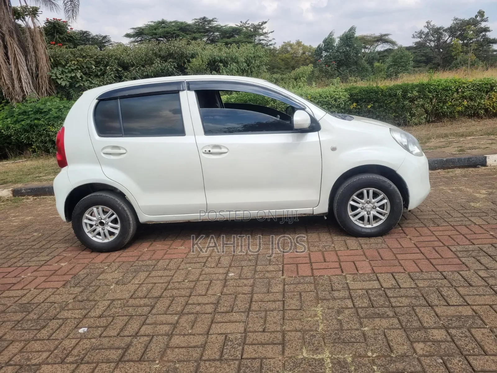 Toyota Passo 2012 Pearl