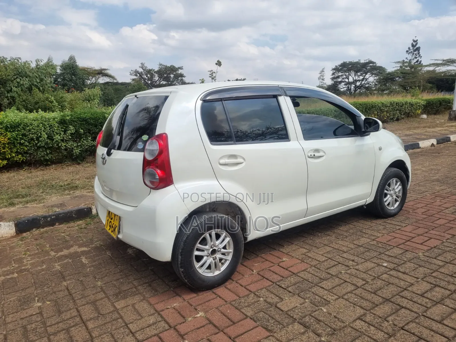 Toyota Passo 2012 Pearl
