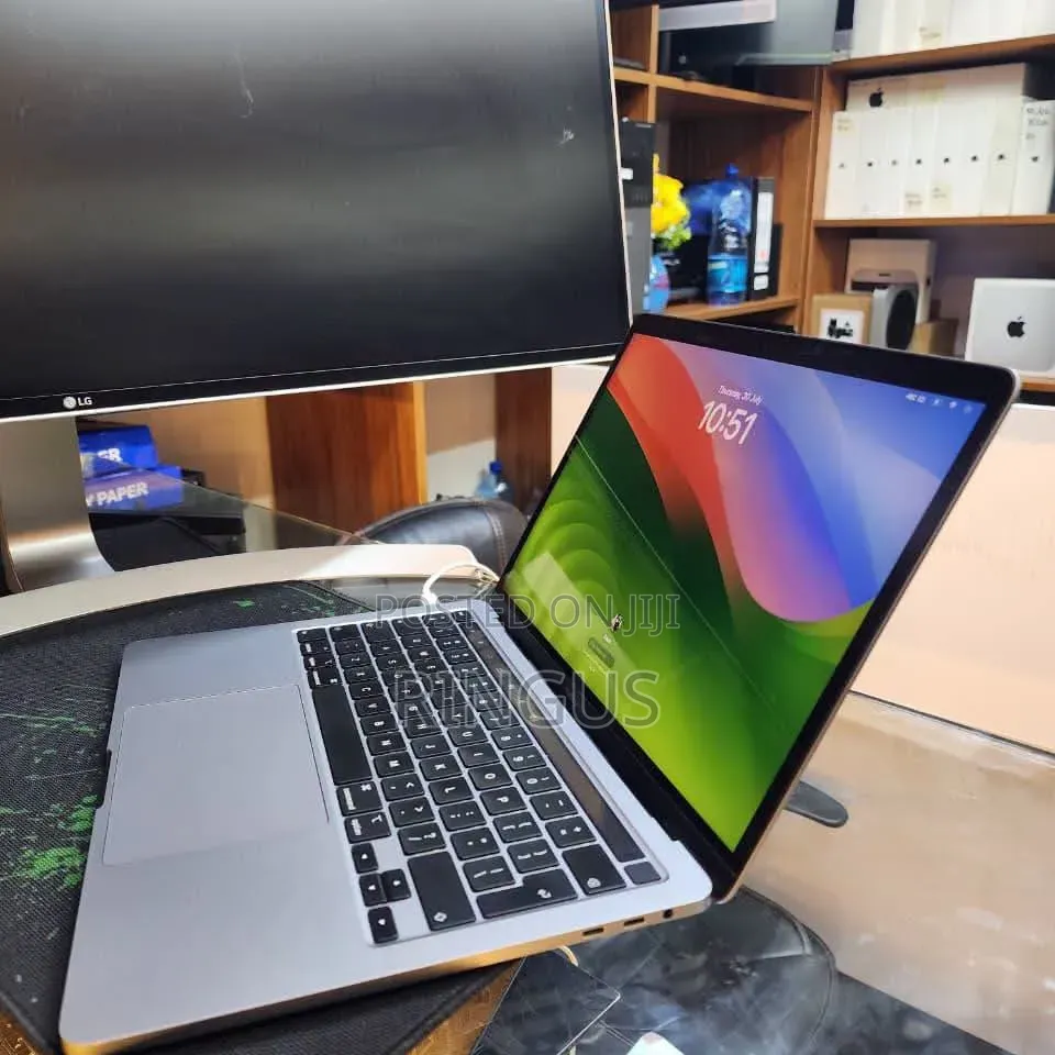 Laptop Apple MacBook Pro 2020 16GB Intel Core i7 SSD 1T
