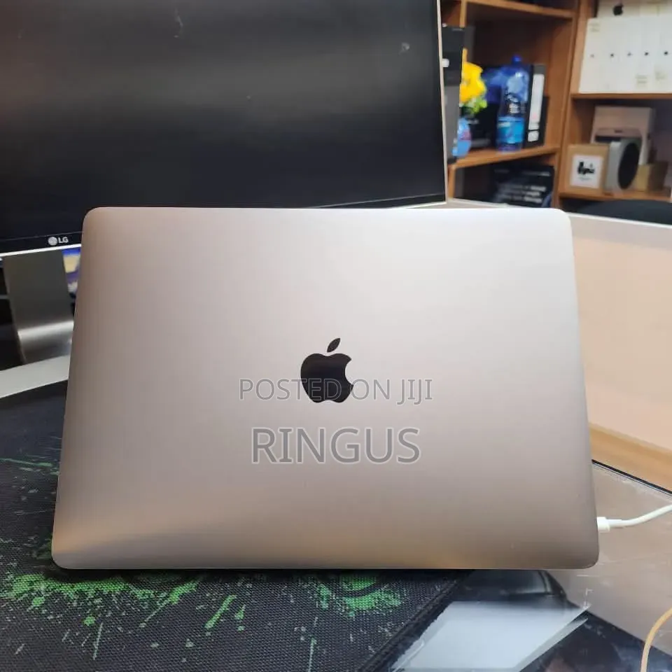 Laptop Apple MacBook Pro 2020 16GB Intel Core i7 SSD 1T